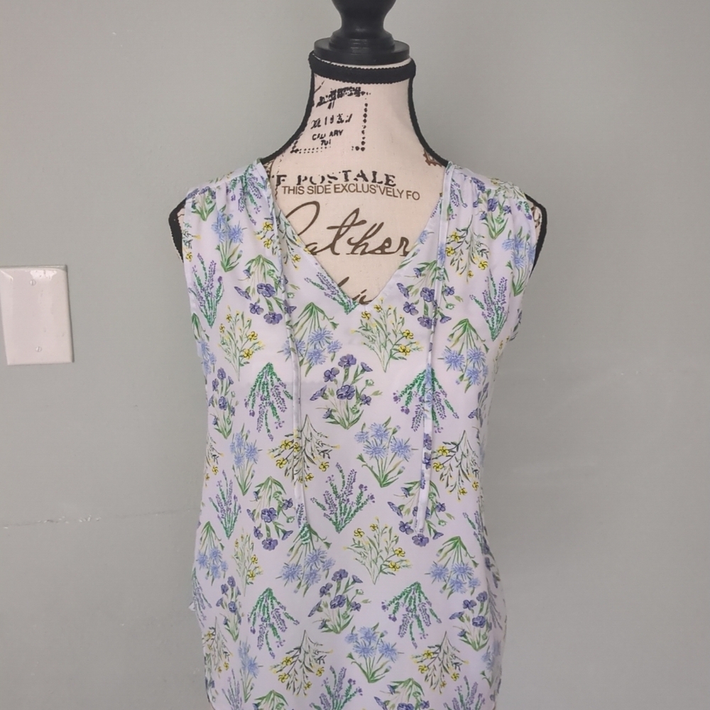 **3/$10** LOFT Floral Print Top Size XS